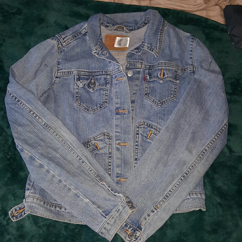 levis denim jacket